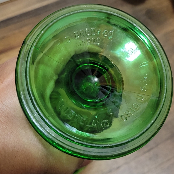 RARE Vintage Avocado Green E.O. Brody Oak Leaf Bouquet Vase - Picture 2 of 3